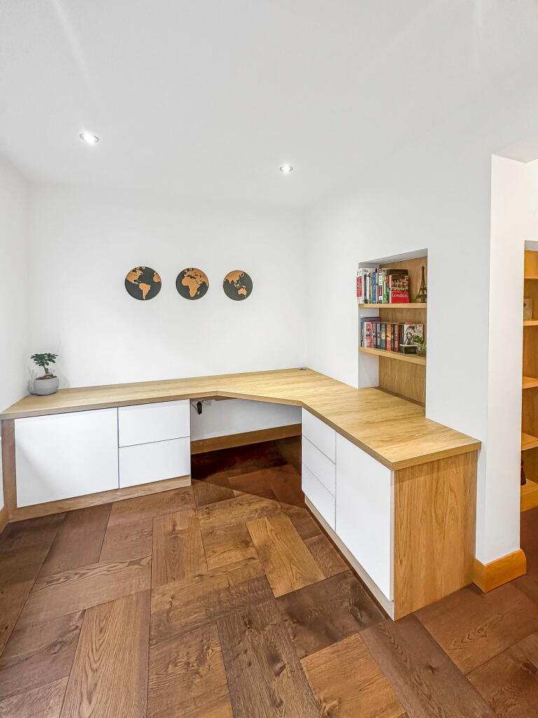 Additional image 19 of Merewood Close, Bromley, BR1 2AN