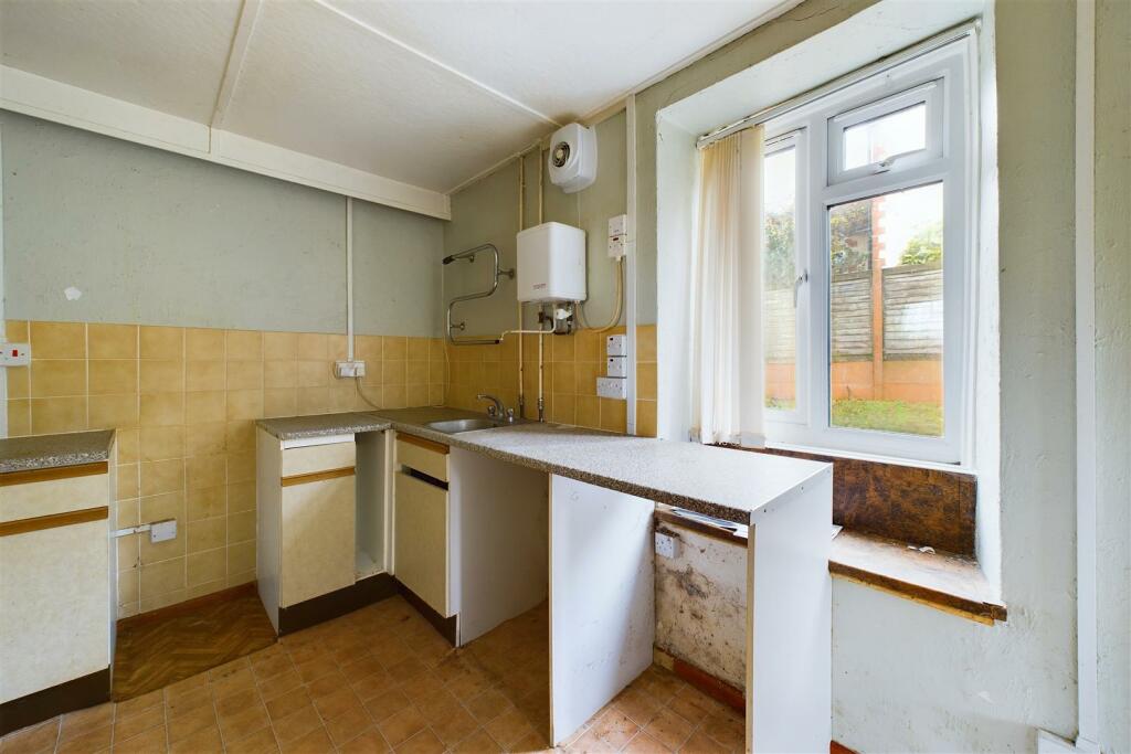 Additional image 11 of HOUSE | BASIC UPDATING | WRAXALL