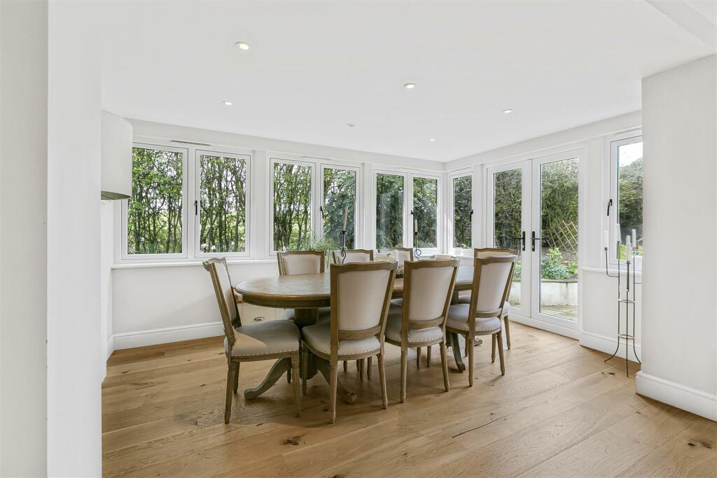 Additional image 6 of Langley Lower Green