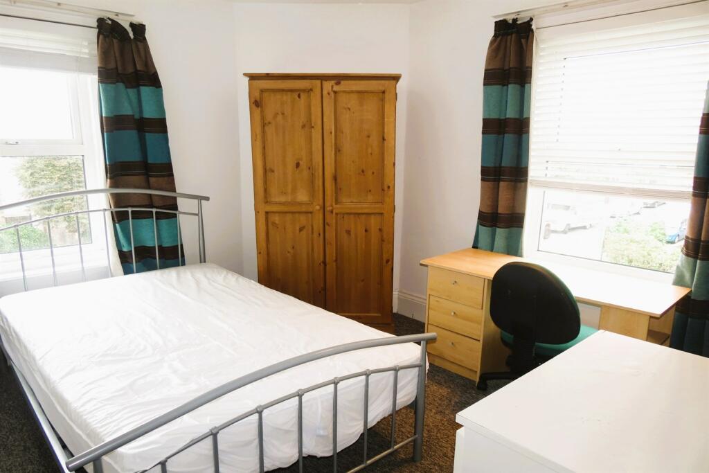 Additional image 7 of 6 bedroom Semi Detached House in Winton