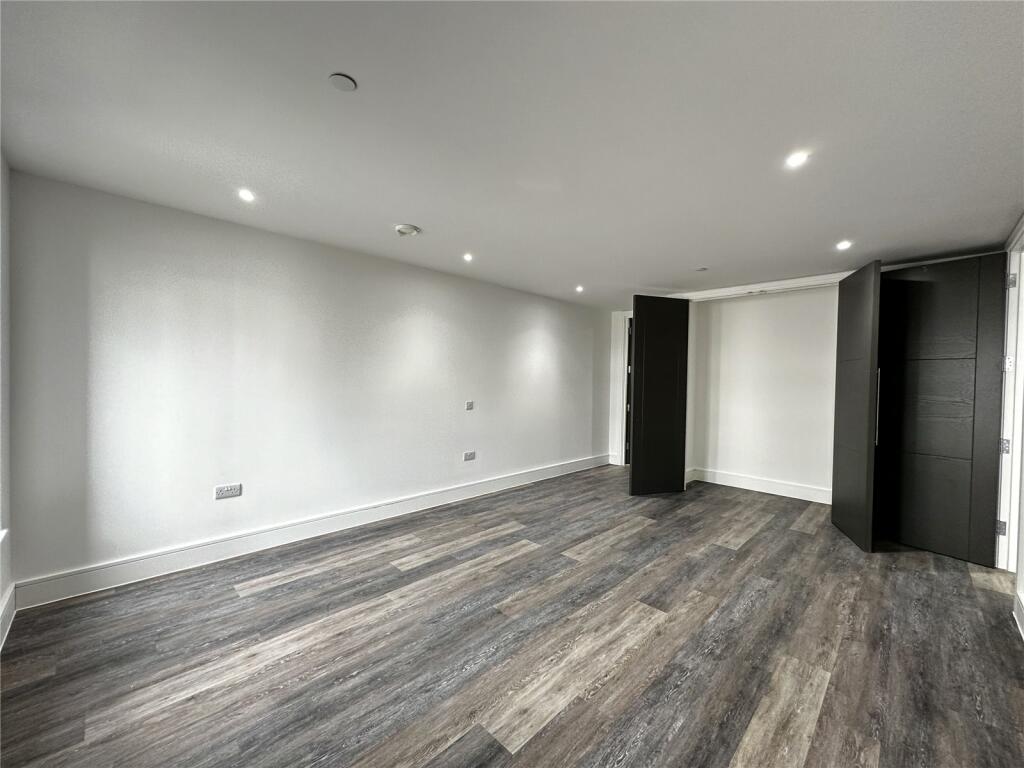 Additional image 5 of Park Place, Cardiff, CF10