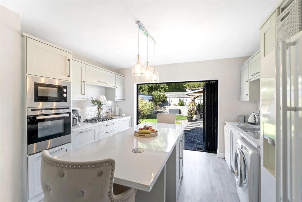 Additional image 7 of Spring Hill, Worle Hillside - DETACHED BUNGALOW WITH ANNEX