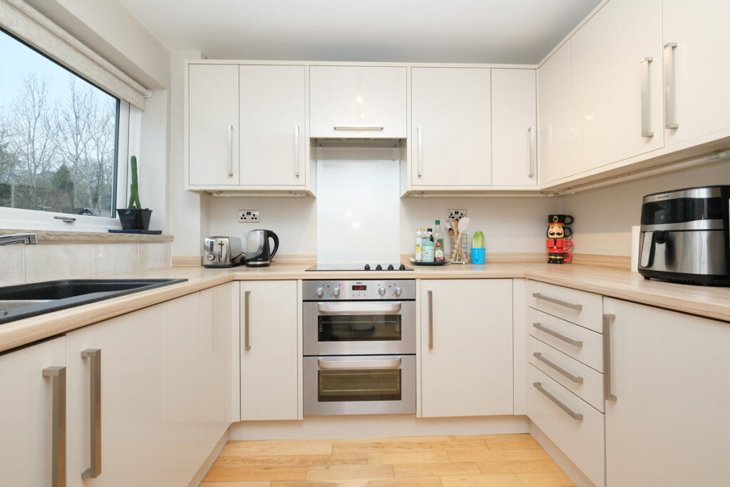 Additional image 7 of Hoyle Court Avenue, Baildon, BD17