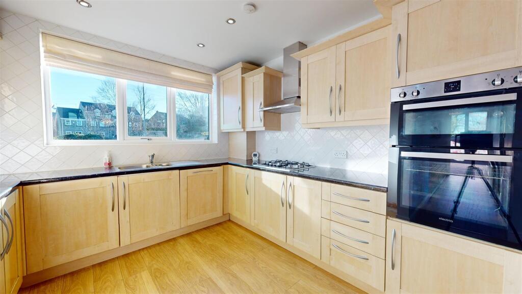 Additional image 20 of The Avenue, Clayton, Bradford