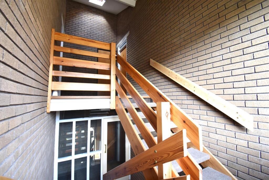 Additional image 14 of Spacious Balcony Apartment With Stunning Views & No Onward Chain