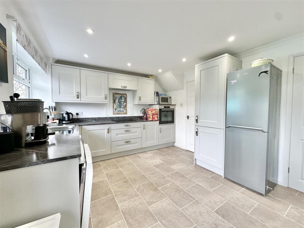 Additional image 4 of Siskin Close, Ferndown