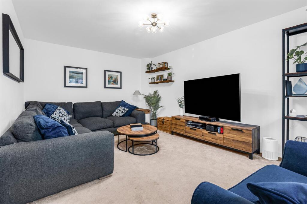 Additional image 9 of Perkins Way, Welwyn Garden City