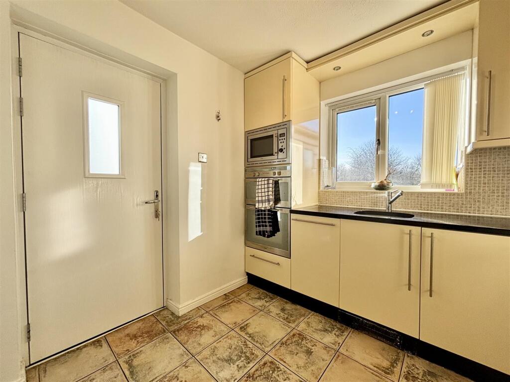 Additional image 4 of Meadowcroft Rise, Bradford 4