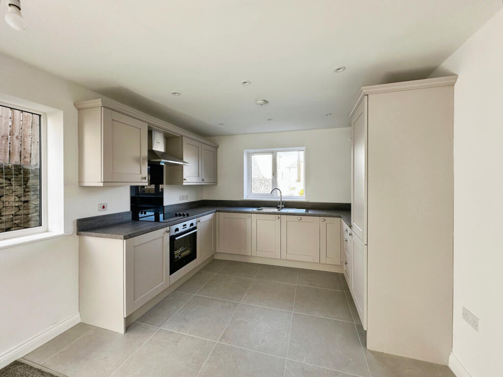 Additional image 14 of Saddle Close, Fagley Lane, Bradford, West Yorkshire, BD2