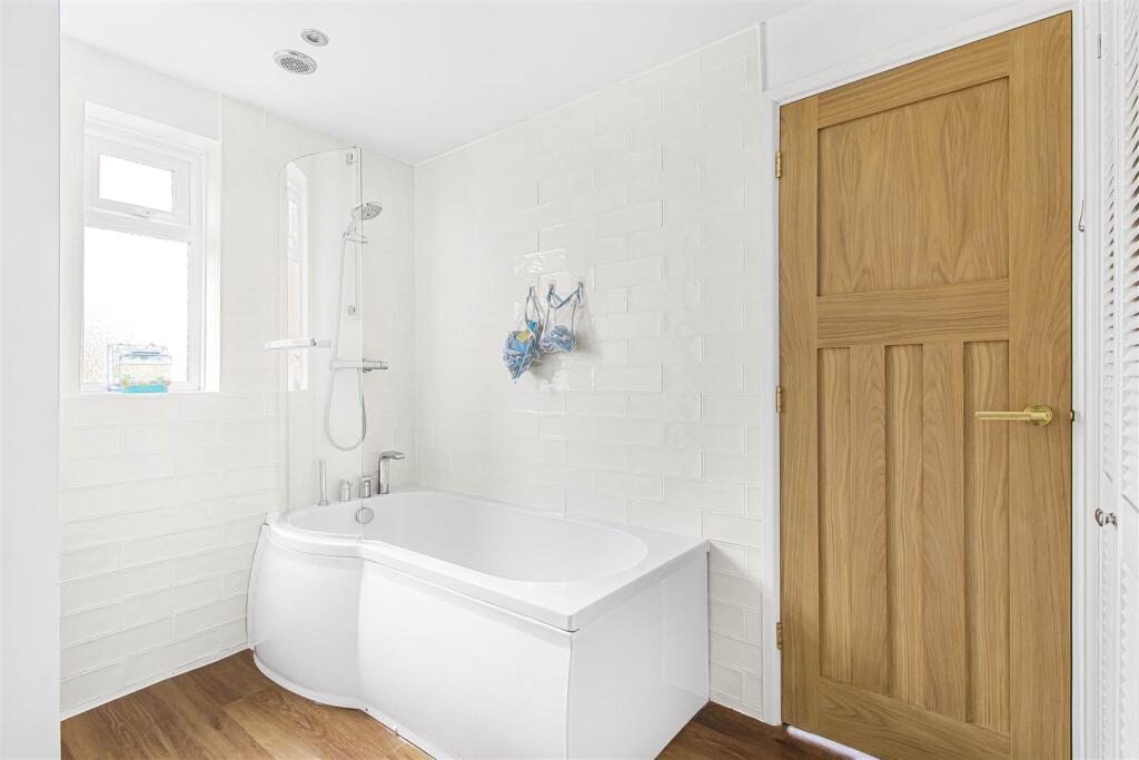 Additional image 20 of Beeches Close, Saffron Walden