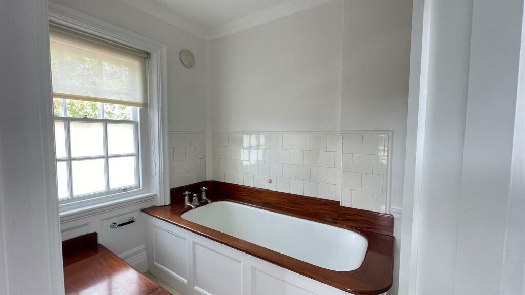 Additional image 11 of Queensberry House, Newmarket