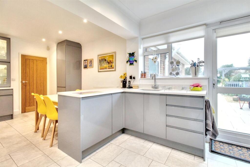 Additional image 10 of Alinora Crescent, Goring-By-Sea, Worthing