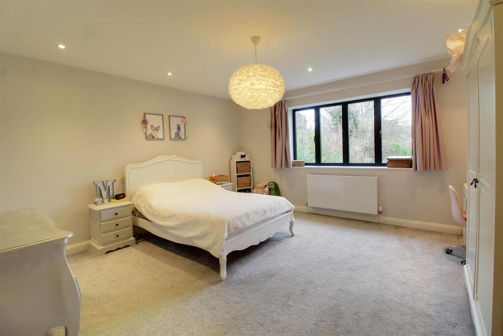 Additional image 27 of Mymms Drive, Brookmans Park