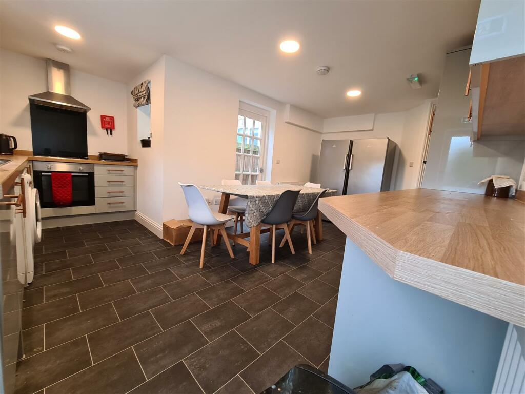 Additional image 2 of Room 5, 57 Cherry Hinton Road, Cambridge