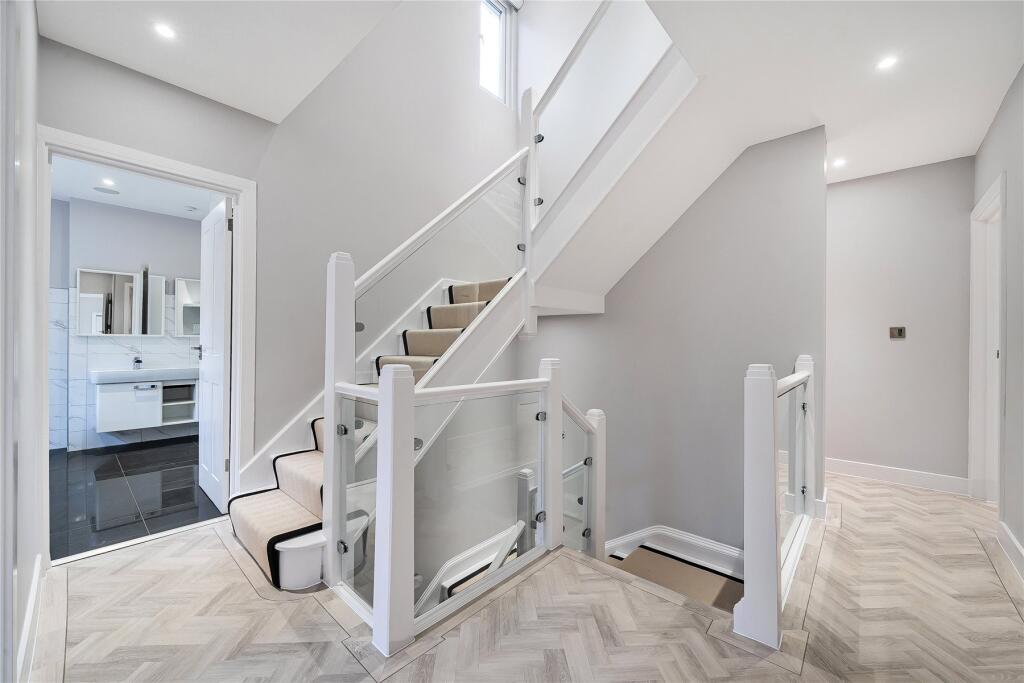 Additional image 13 of Hollydale Drive, Bromley