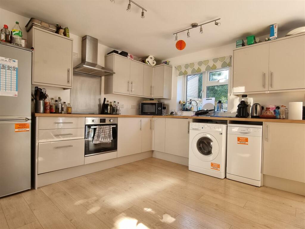 Additional image 3 of Rooms at 68 Garden Walk, Cambridge