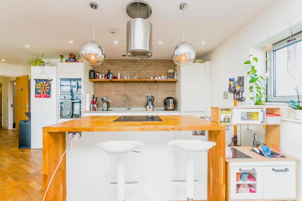 Additional image 5 of Bute Terrace, CARDIFF