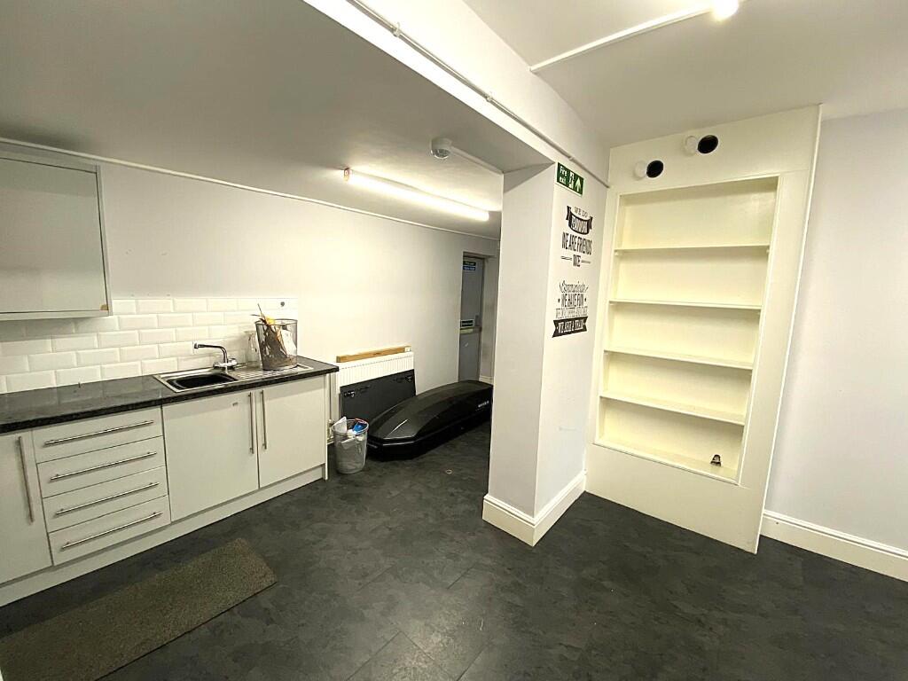 Additional image 10 of Oxford Street, CF15