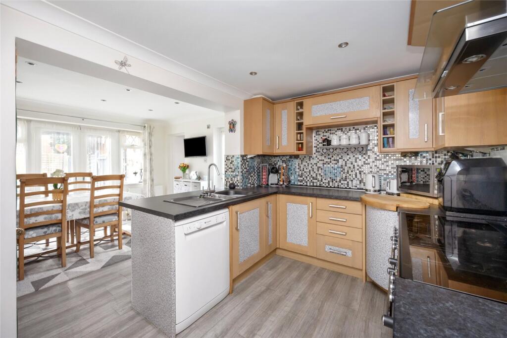 Additional image 12 of Pebble Walk, Littlehampton, West Sussex, BN17