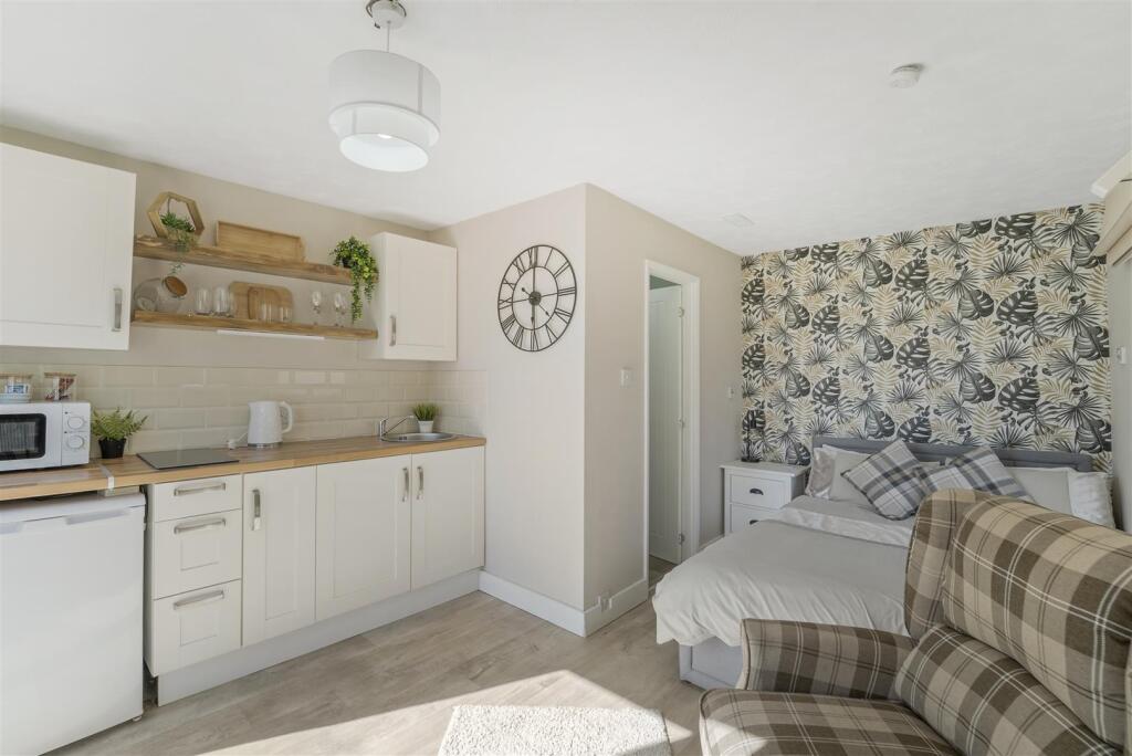 Additional image 23 of Spring Hill, Worle Hillside - DETACHED BUNGALOW WITH ANNEX