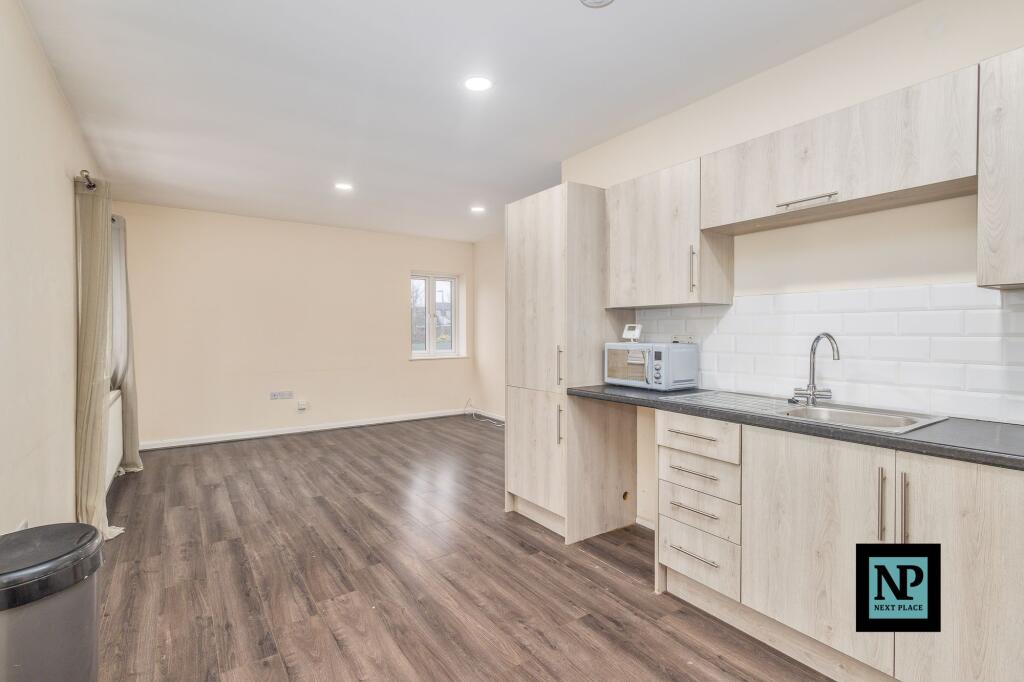 Additional image 5 of Brook Avenue, Wilnecote, B77