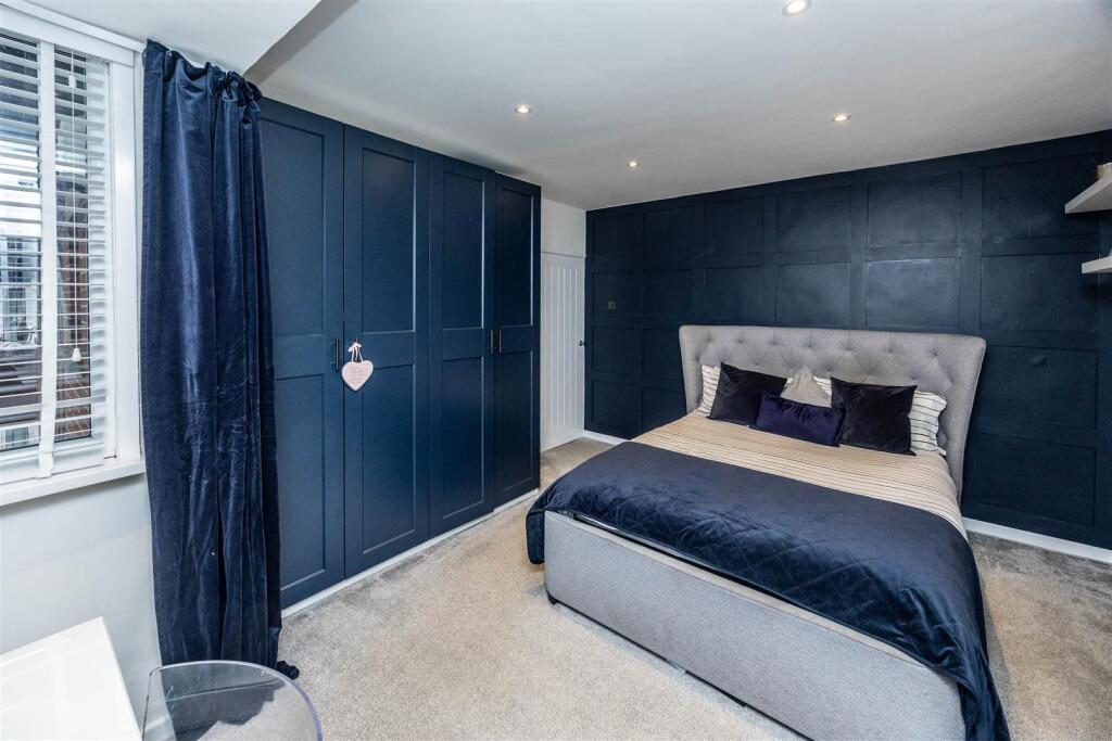 Additional image 9 of Hainsworth Moor Drive, Queensbury, Bradford