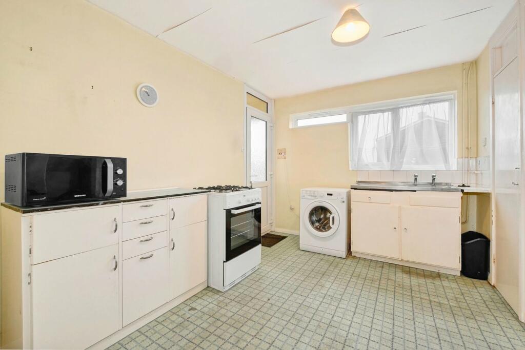 Additional image 4 of St Marys Avenue, Hailsham, BN27