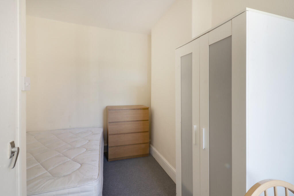 Additional image 14 of Triangle North