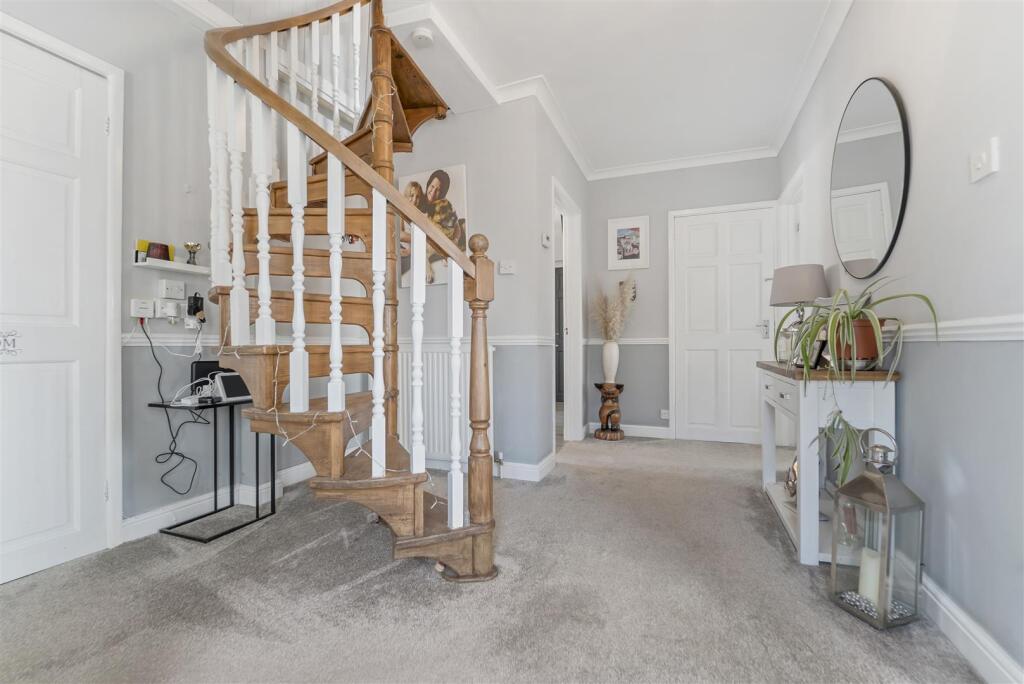 Additional image 20 of Spring Hill, Worle Hillside - DETACHED BUNGALOW WITH ANNEX