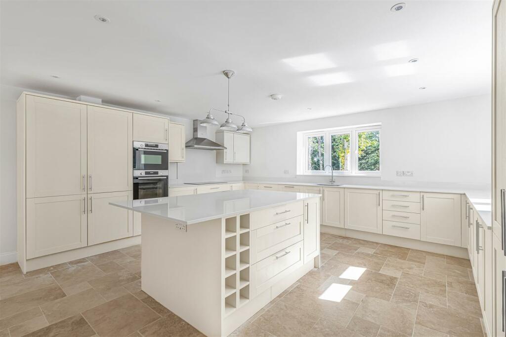 Additional image 5 of The Highlands, Exning