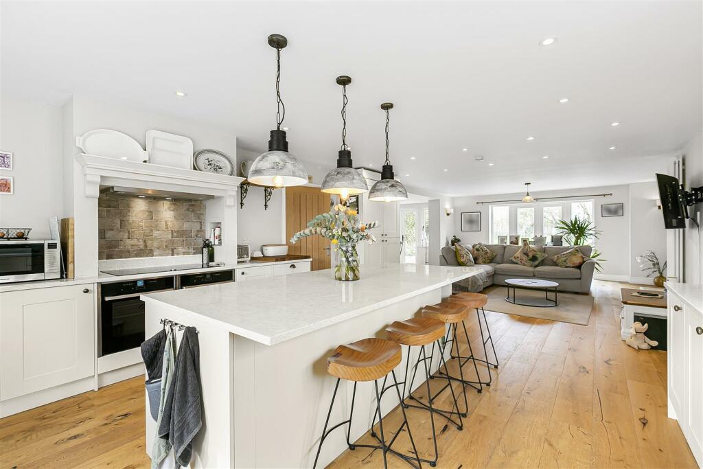 Additional image 7 of Langley Lower Green