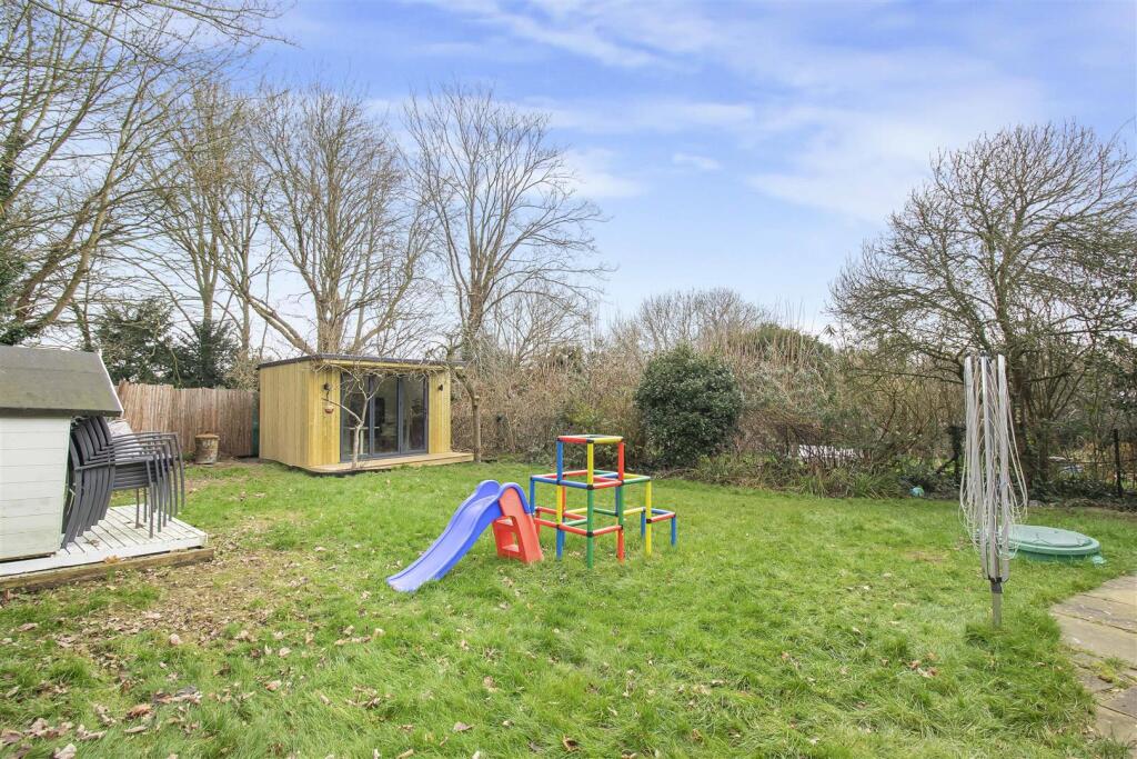 Additional image 23 of Beeches Close, Saffron Walden