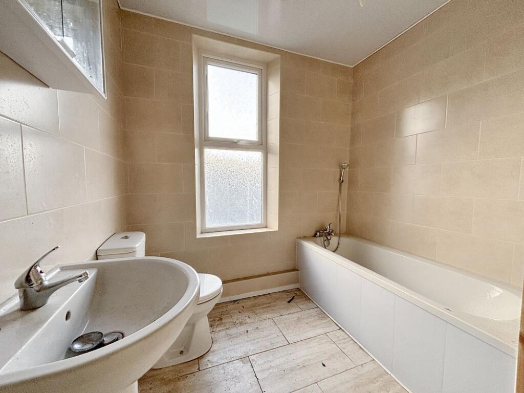 Additional image 9 of 10 Oxford Road, Bradford, BD2 4PN