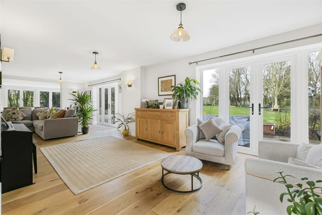 Additional image 4 of Langley Lower Green