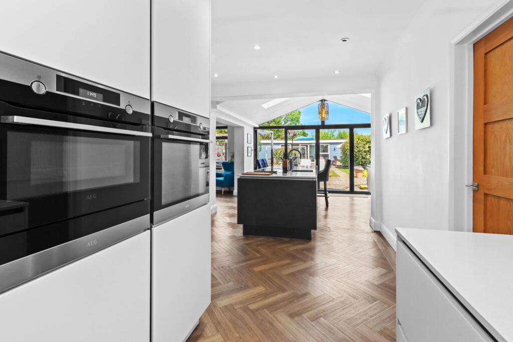 Additional image 16 of Stuart Avenue, Eastbourne, BN21 1UR