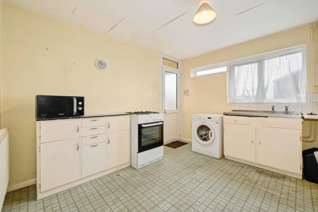 Additional image 8 of St Marys Avenue, Hailsham, BN27