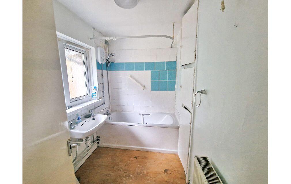 Additional image 9 of 27 West Royd Drive, Shipley, BD18 1HN