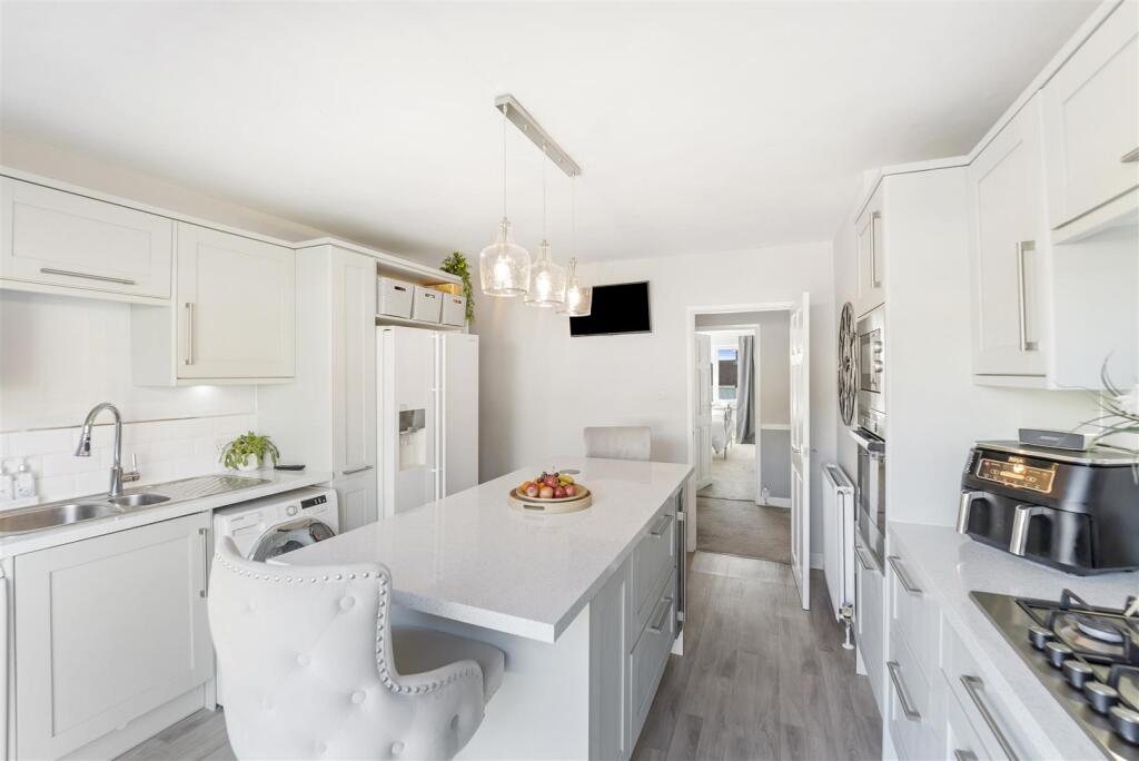 Additional image 8 of Spring Hill, Worle Hillside - DETACHED BUNGALOW WITH ANNEX