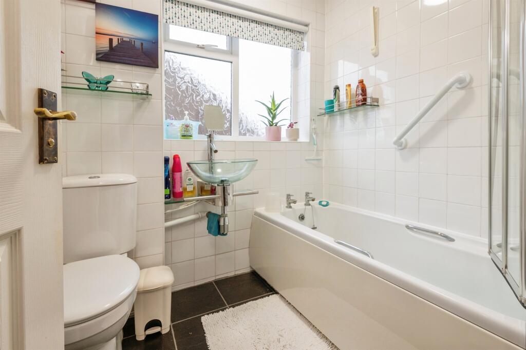 Additional image 12 of Fairway Drive, Bradford