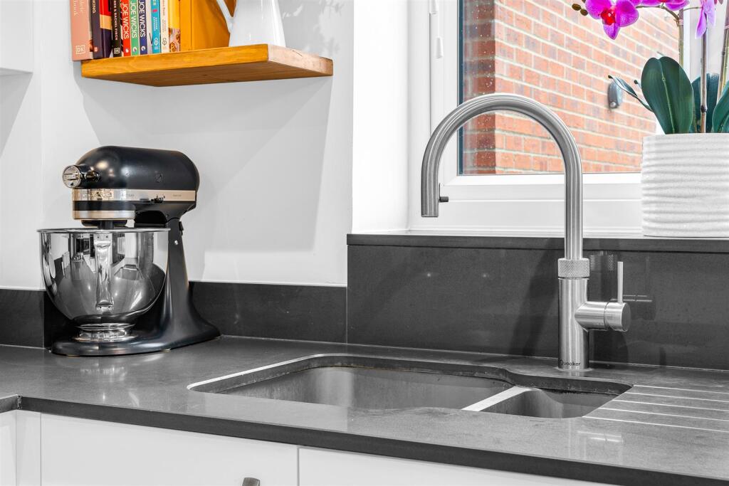 Additional image 6 of Perkins Way, Welwyn Garden City