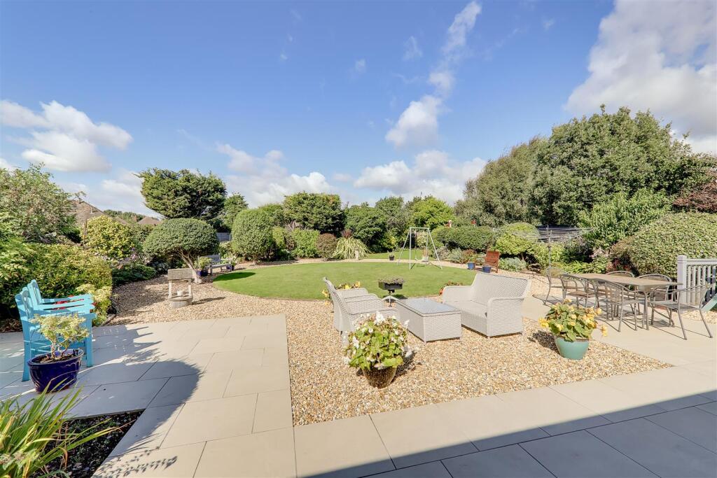 Additional image 23 of Alinora Crescent, Goring-By-Sea, Worthing