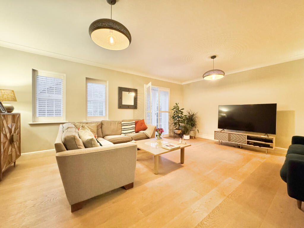 Additional image 12 of Azalea Close, Napsbury Park, St. Albans