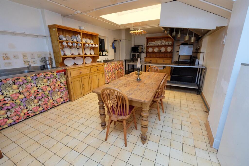 Additional image 23 of HUTTON COURT | NORTH SOMERSET