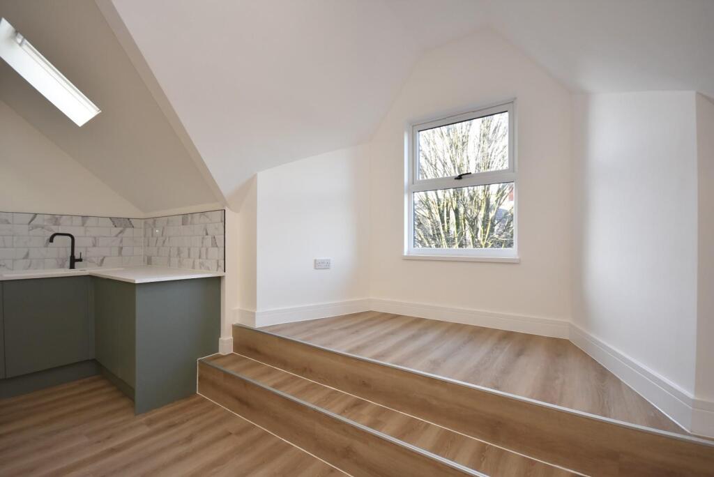 Additional image 8 of Flat 4, 76 Connaught Road, Cardiff, CF24 3PX
