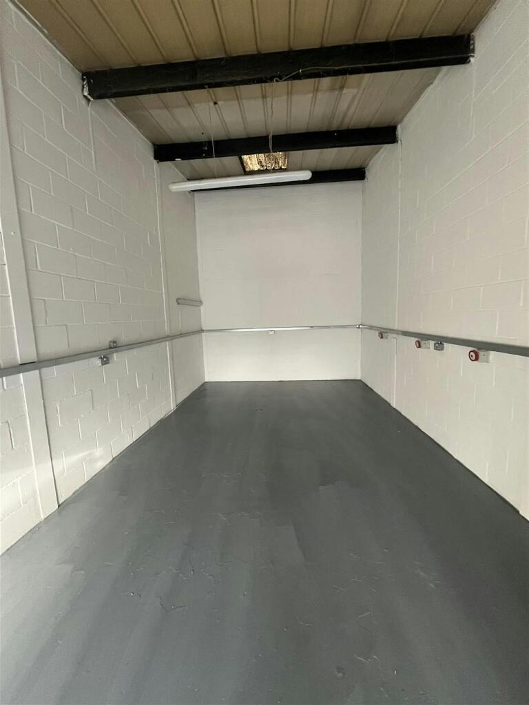 Additional image 5 of 12 Fiddlebridge Industrial Centre, Lemsford Road, Hatfield, AL10 0DE