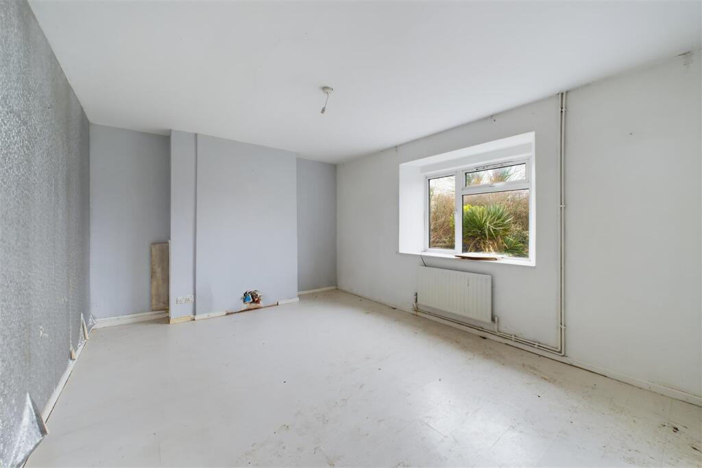 Additional image 7 of UPDATING | LARGE GARDEN | SHEPTON MALLET