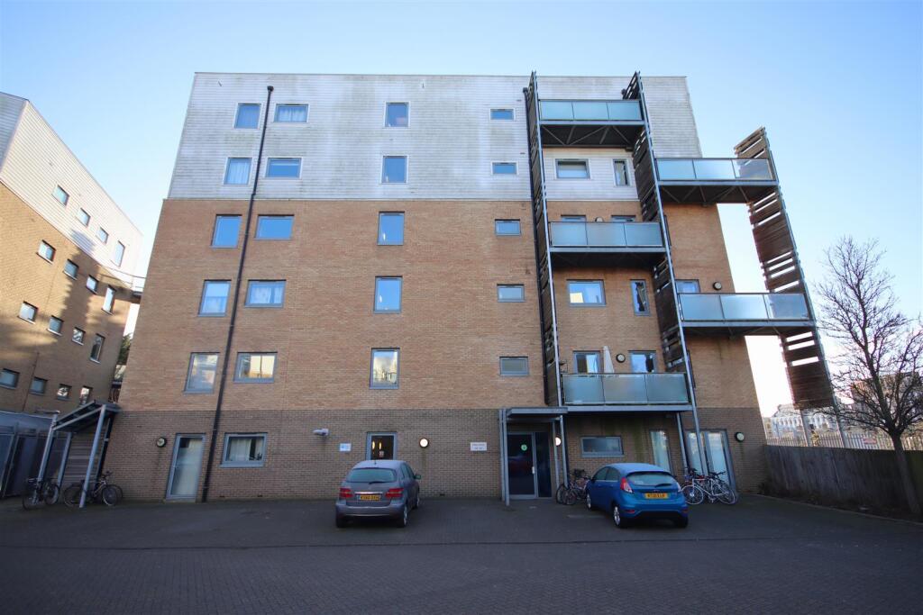 Primary image of Bailey House, Rustat Avenue