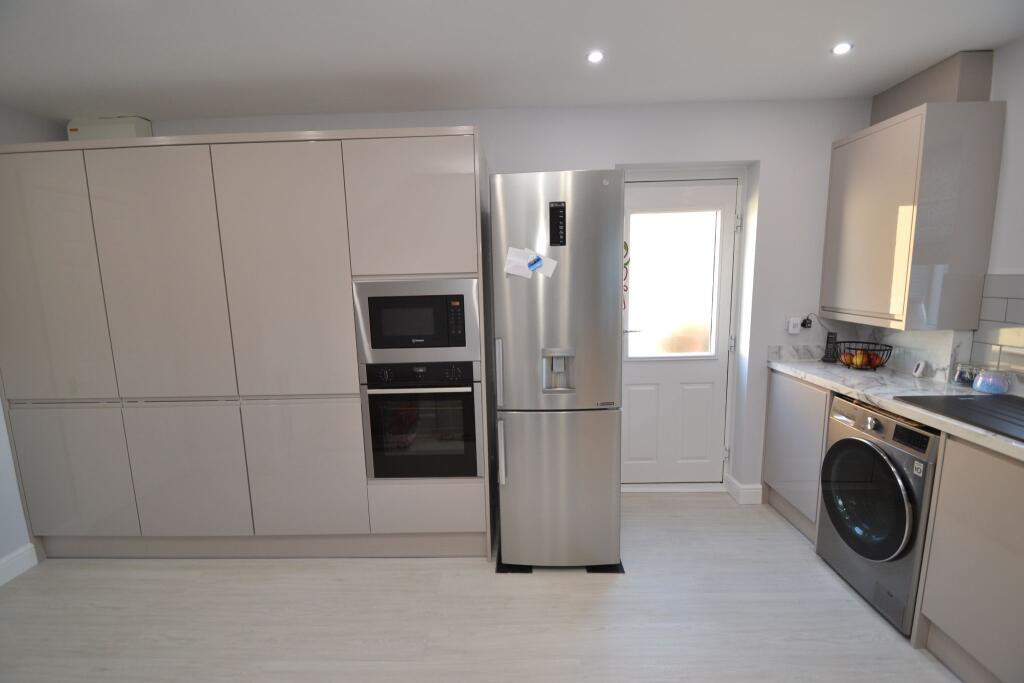 Additional image 8 of Little Cote, Thackley,