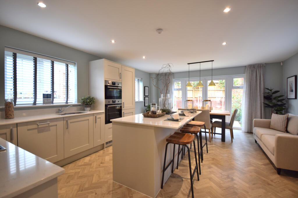 Additional image 4 of Poppy View, Thaxted Road, Saffron Walden, Essex, CB10