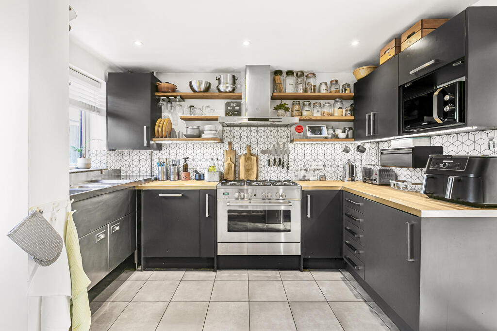 Additional image 6 of Wheatley Close, Welwyn Garden City, AL7